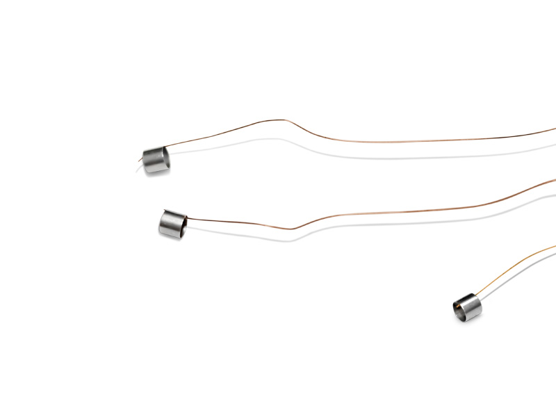 0.05mm漆包線與鉑銥標(biāo)記環(huán)精密焊接|微點(diǎn)焊機(jī)